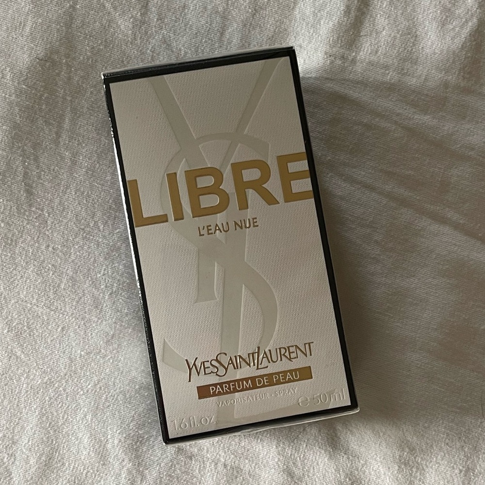 YSL Libre L'eau Nue Alcohol-free perfume with Green
Mandarin & Bergamot 1.7 oz